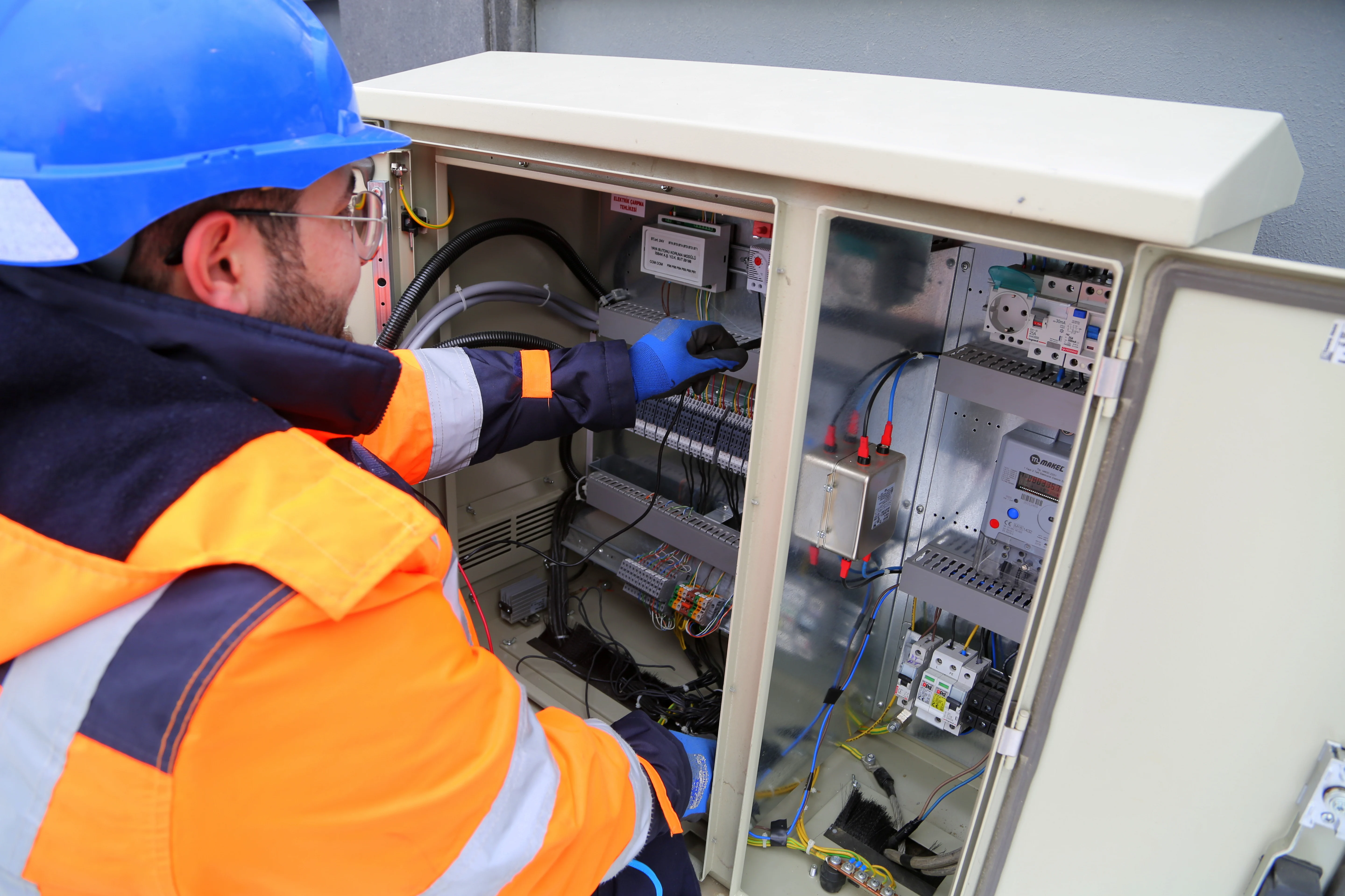 Reparación eléctrica en Toledo – trabajo 2